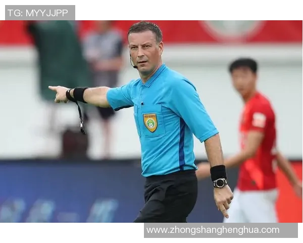 欧冠决赛裁判引发热议曾执法世界杯决赛的名哨再成焦点